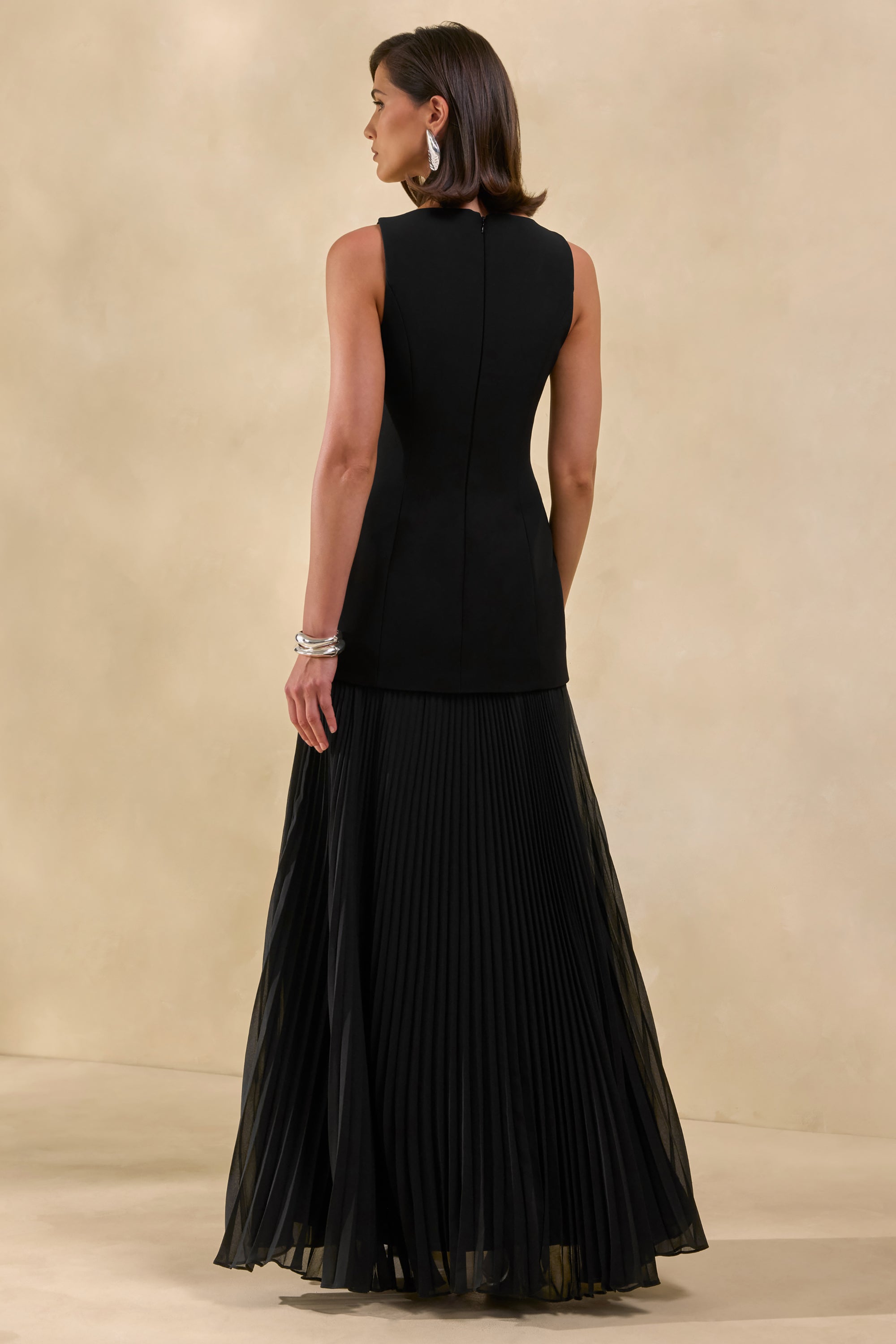 ECM_HR_CL137162001---Hadley-_-Black-Boat-Neck-Maxi-Dress-With-Drop-Waist6.jpg