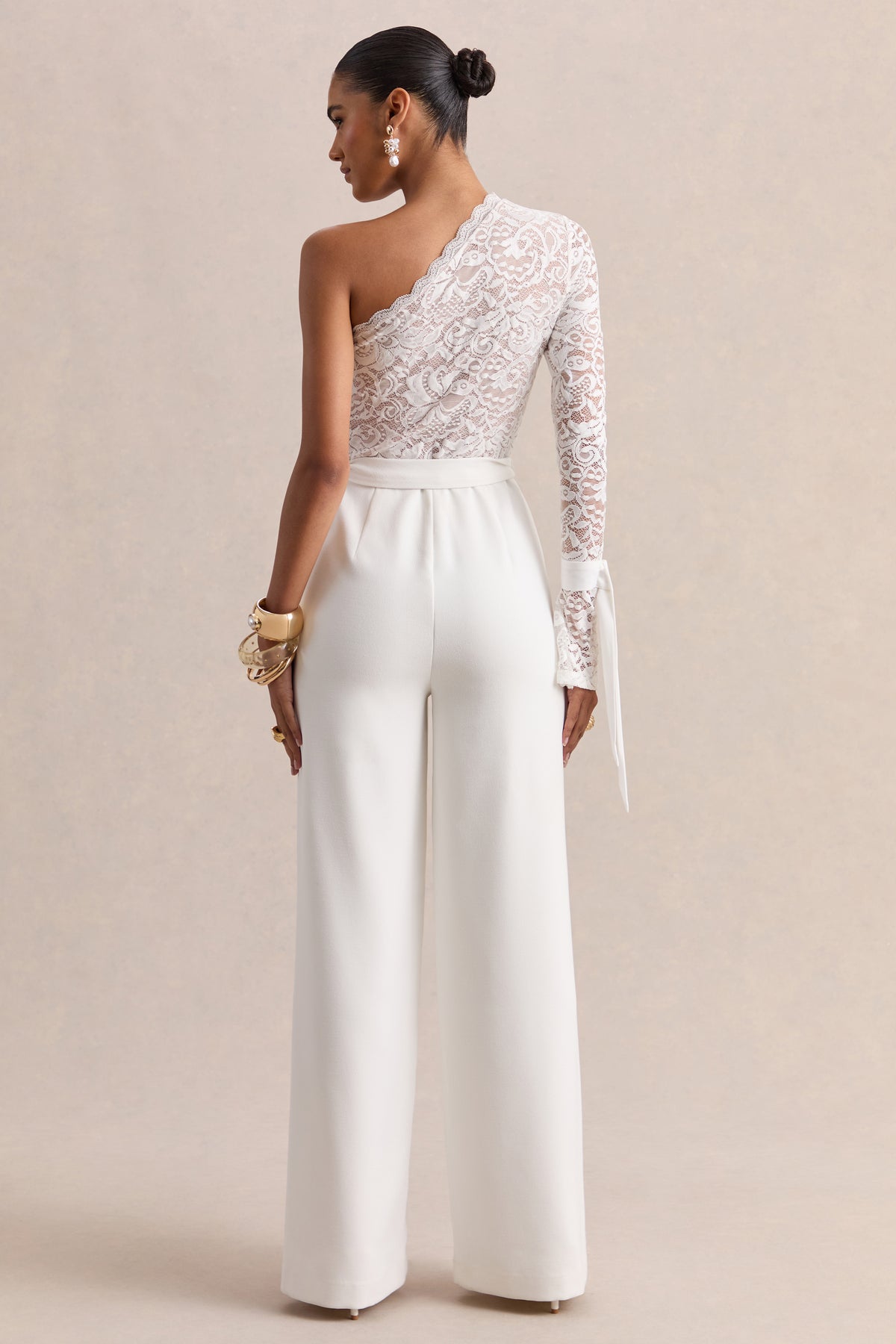 ECM_HR_CL137246110 - Clarence _ White Lace Asymmetric-Neck Jumpsuit With Bow-Details 05.jpg