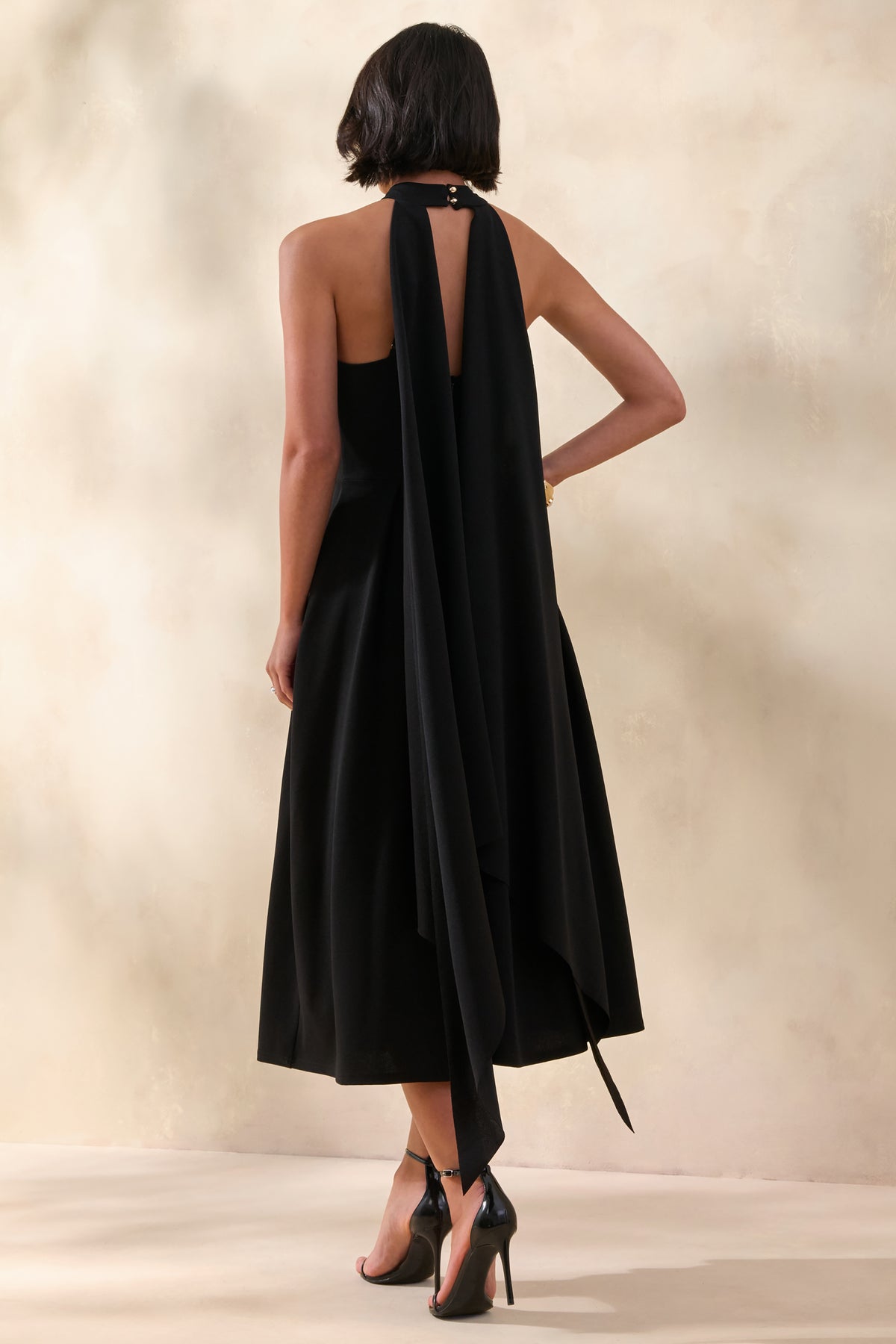 ECM_HR_CL137481001---Rhode-_-Black-Halter-Neck-Midi-Dress_02.jpg