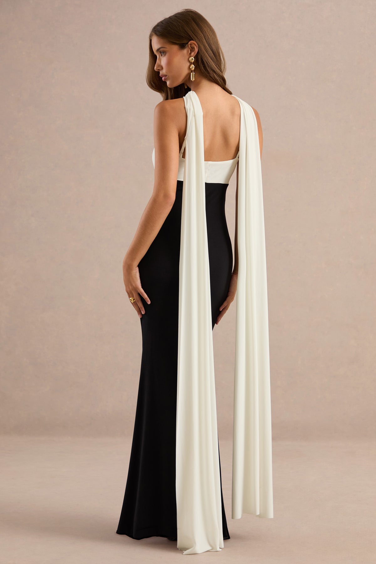 ECM_HR_CL138669002 - Cassina Black And White Twist Halter-Neck Cape Maxi Dress5.jpg