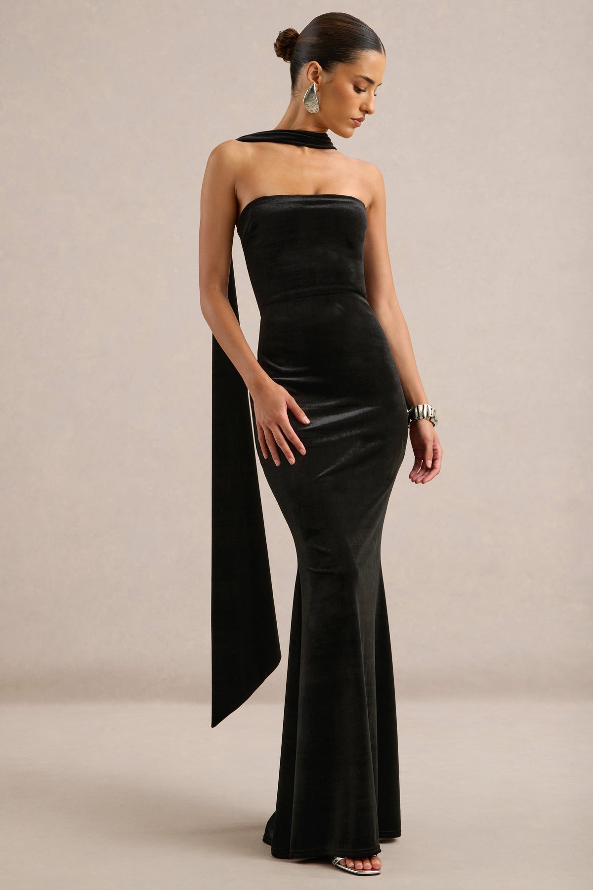ECM_HR_CL138818001 -Vesperine Black Black Velvet Bandeau-Neck Maxi Dress With Scarf Detail1.jpg