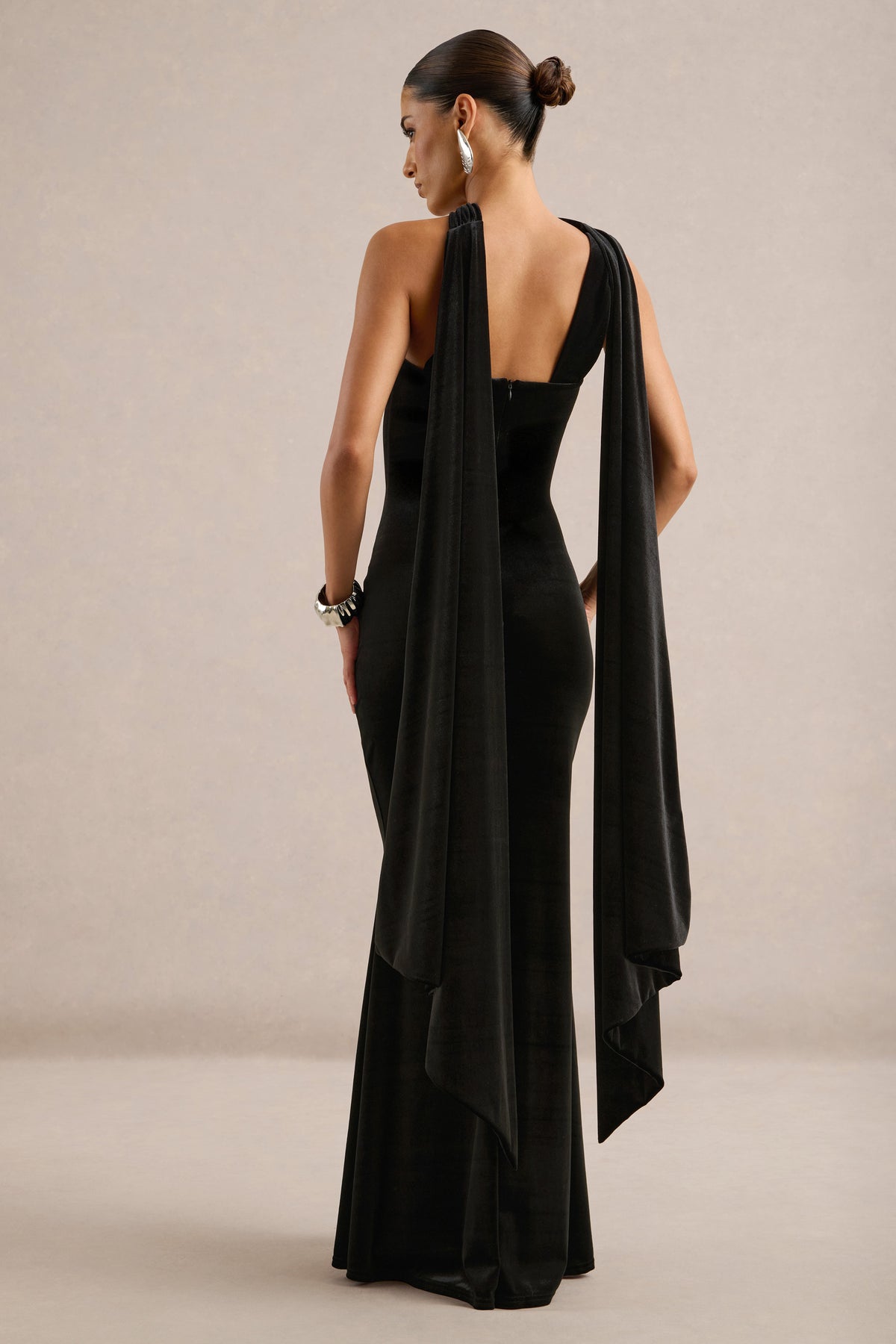 ECM_HR_CL138818001 -Vesperine Black Black Velvet Bandeau-Neck Maxi Dress With Scarf Detail5.jpg