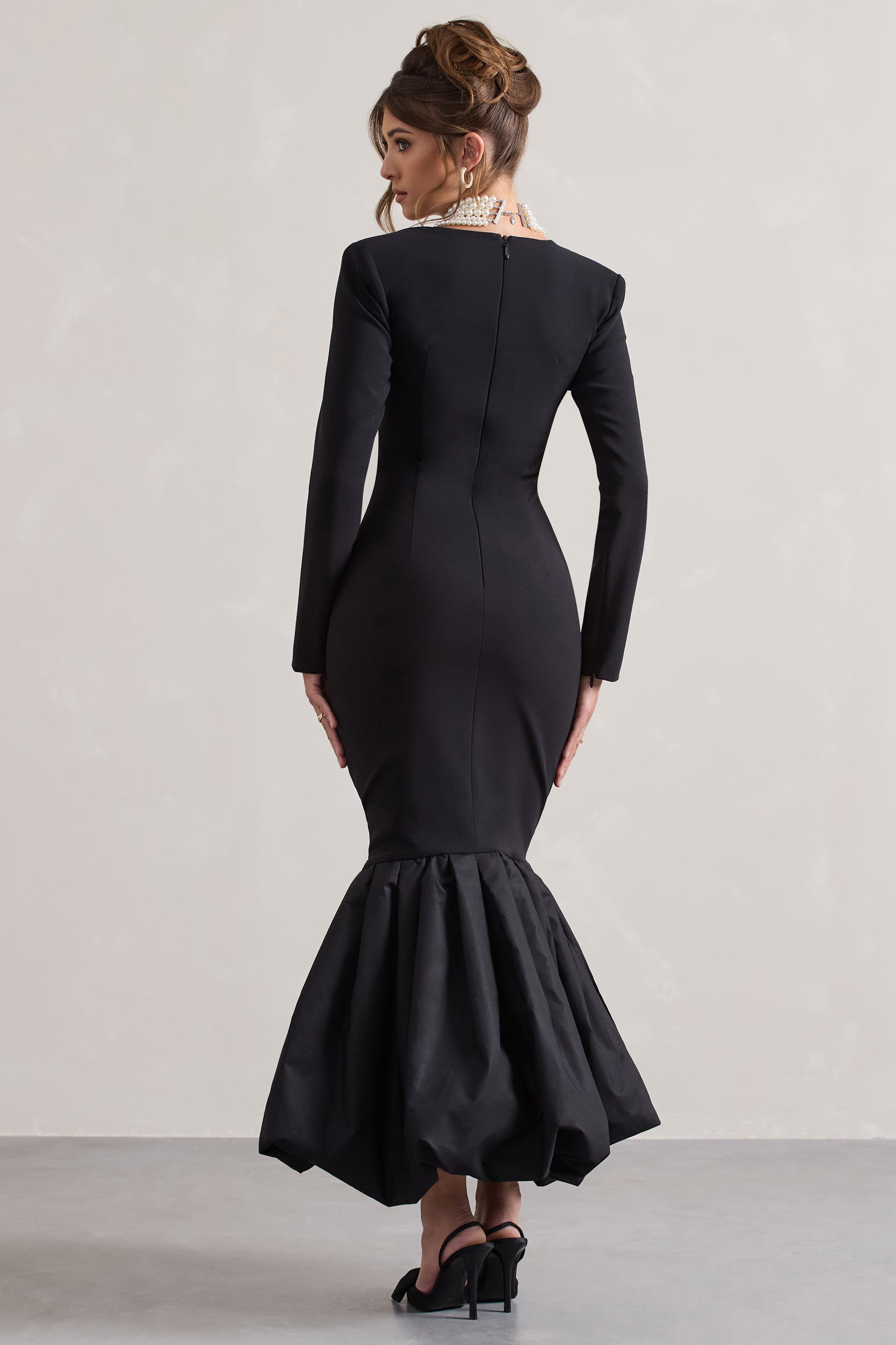 London | Black Sweetheart Maxi Dress With Volume Hem - Club L London - AUS