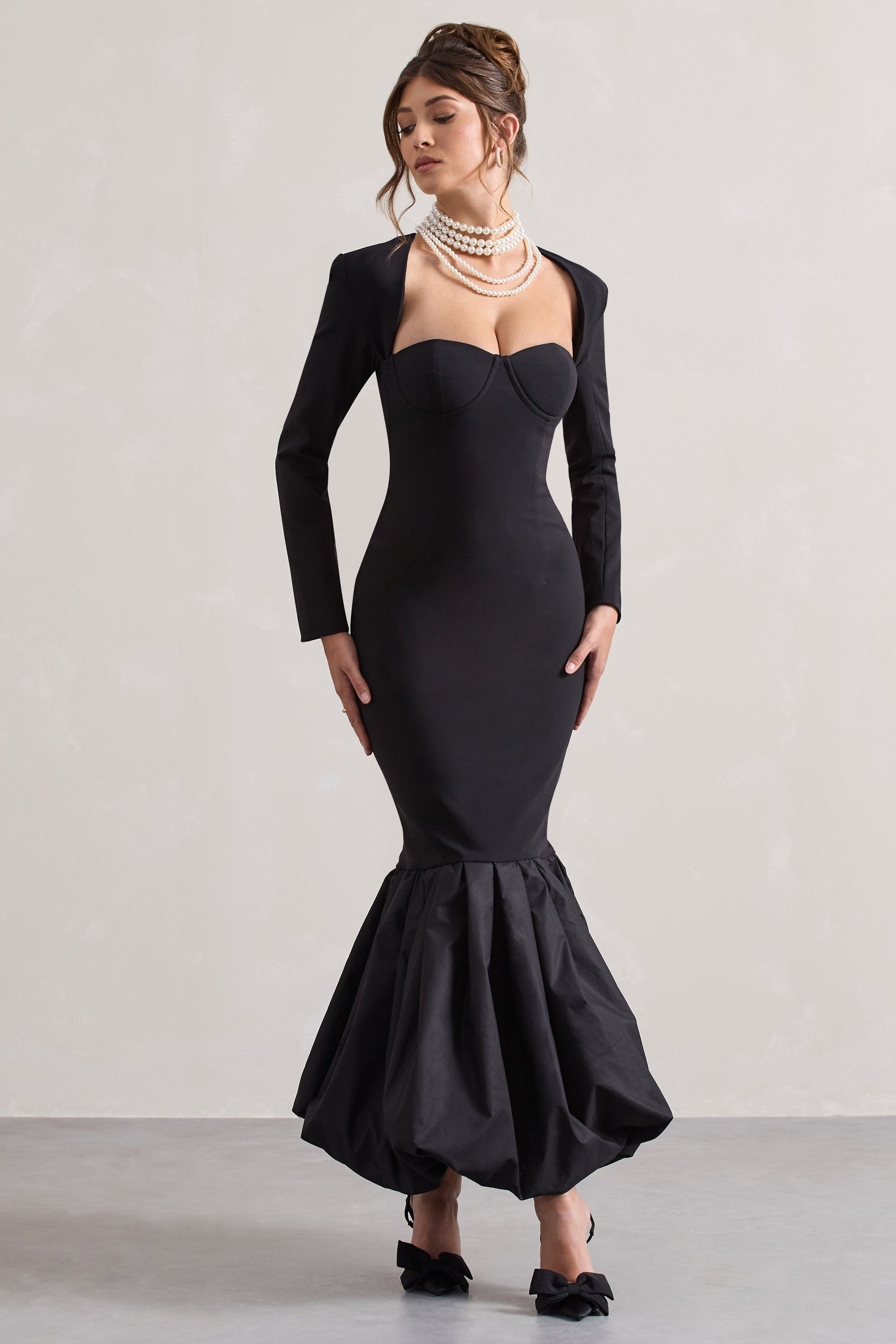 London | Black Sweetheart Maxi Dress With Volume Hem - Club L London - AUS