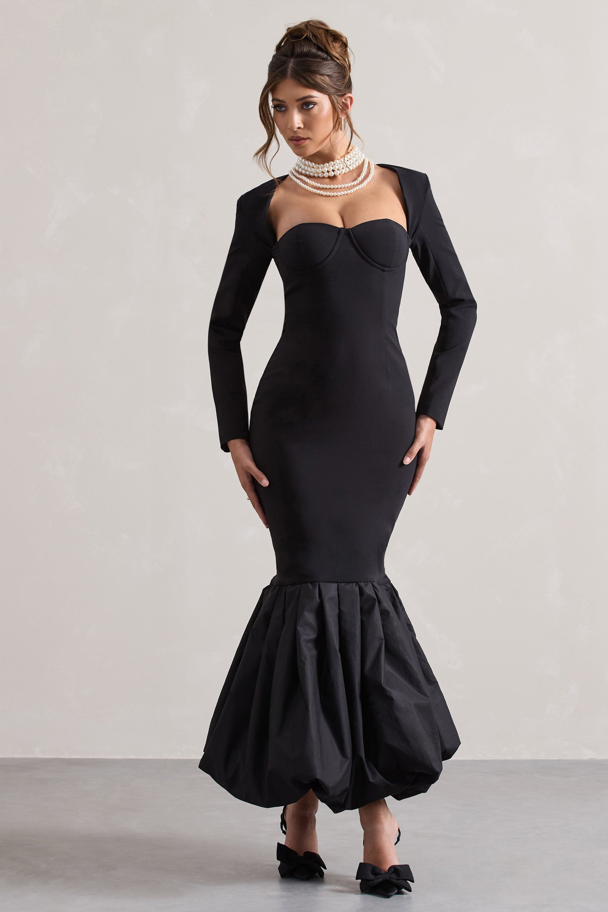 London | Black Sweetheart Maxi Dress With Volume Hem - Club L London - AUS