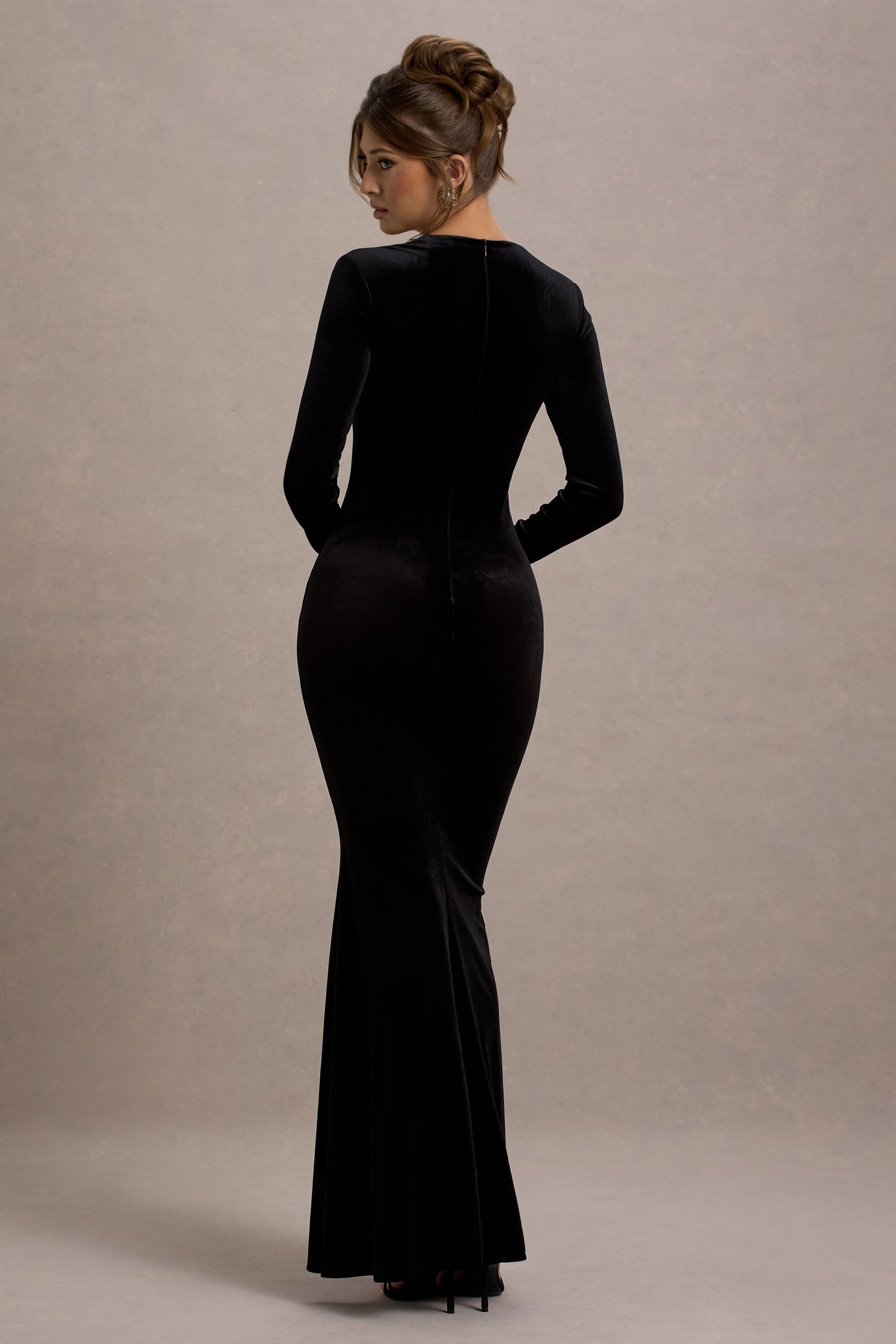 Morana | Black Velvet Square-Neck Long-Sleeve Maxi Dress - Club L London - AUS