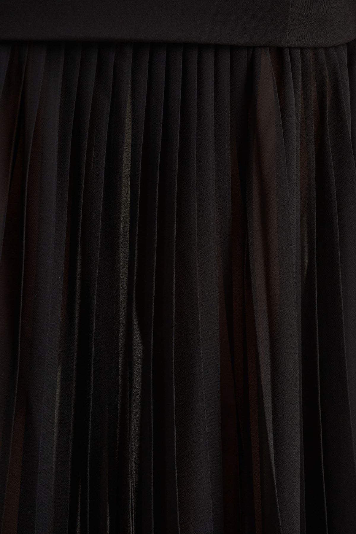 uploaded_image_4_1b9kg